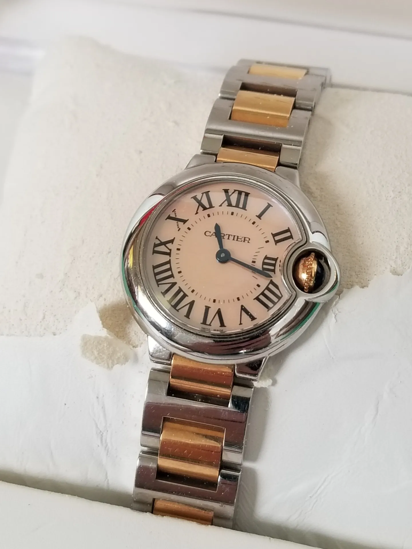 ロレックス、パネライ、オメガ、タグホイヤー、フランクミュラー、カルティエやオーデマ・ピゲ、パテックフィリップにヴァシュロン・コンスタンタンなどの高級ブランド時計や、カシオ、セイコー、G-SHOCKやSUUNTOなどのアウトドア時計なども高価買取しております。