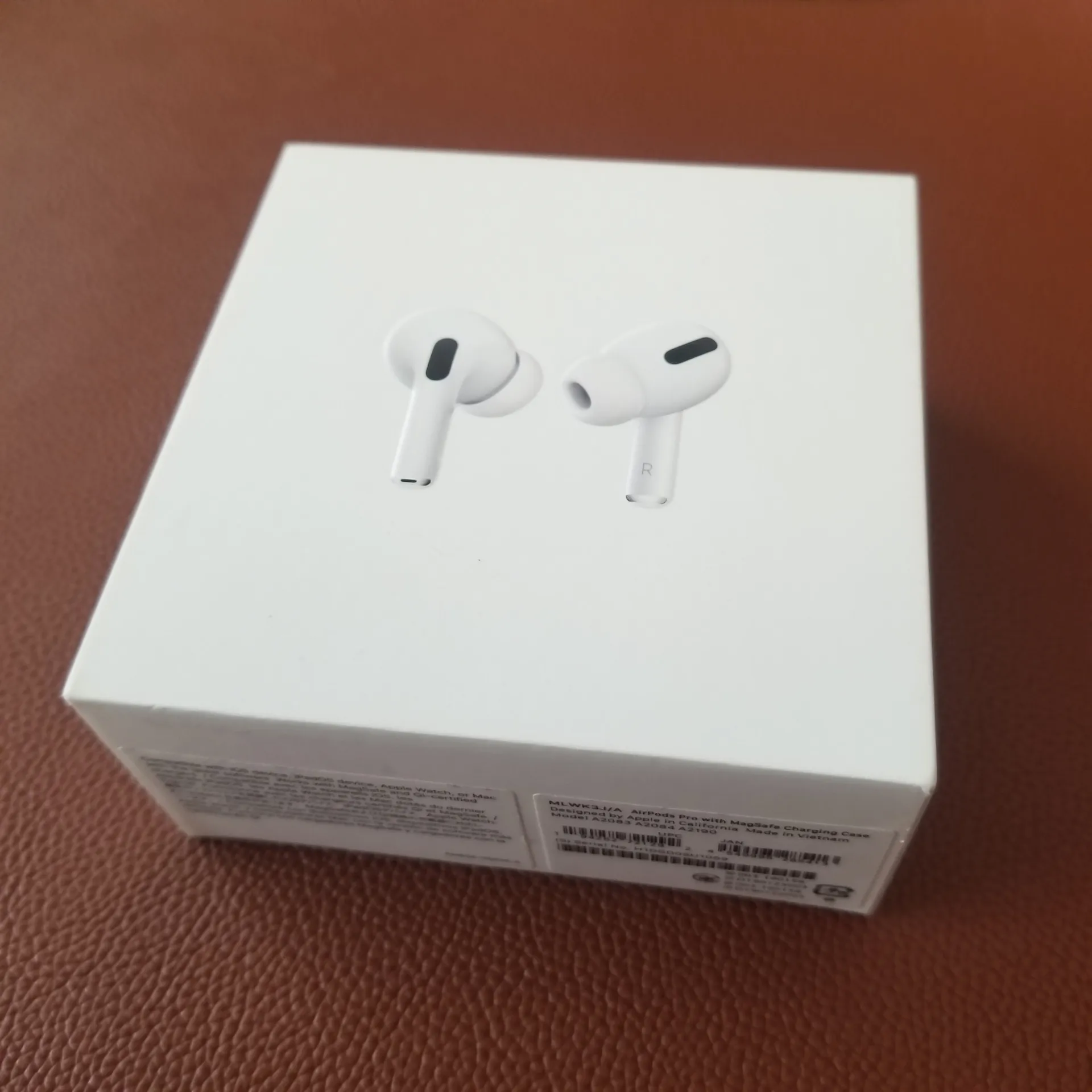 今回、遠野市のお客様より、AirPosdsを買取りさせていただきました。